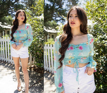 Load image into Gallery viewer, Smocked Floral Crop Top

